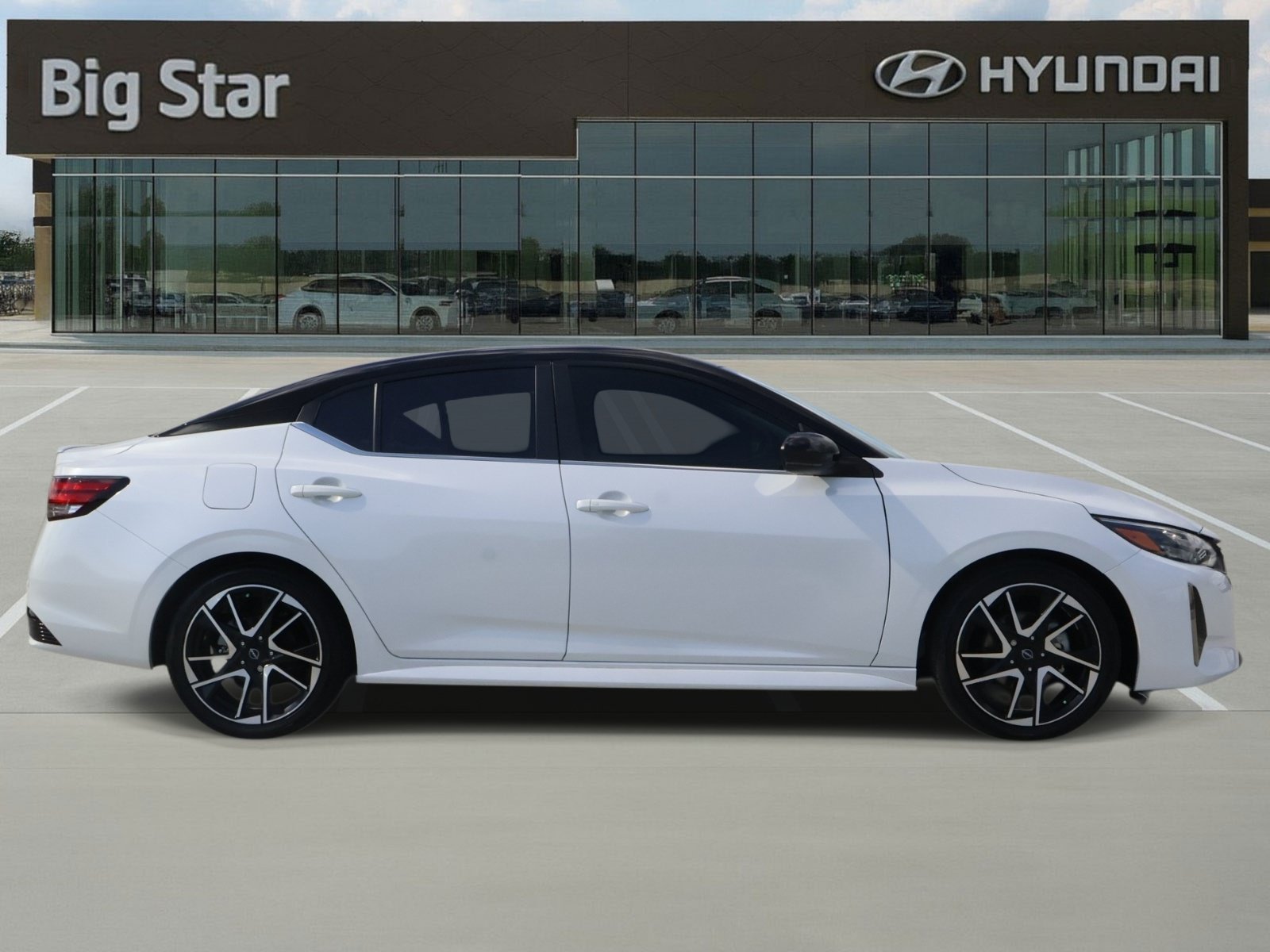Used 2024 Nissan Sentra SR FWD image 5