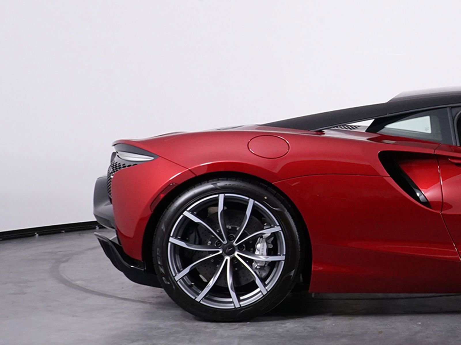 New 2026 McLaren Artura image 14