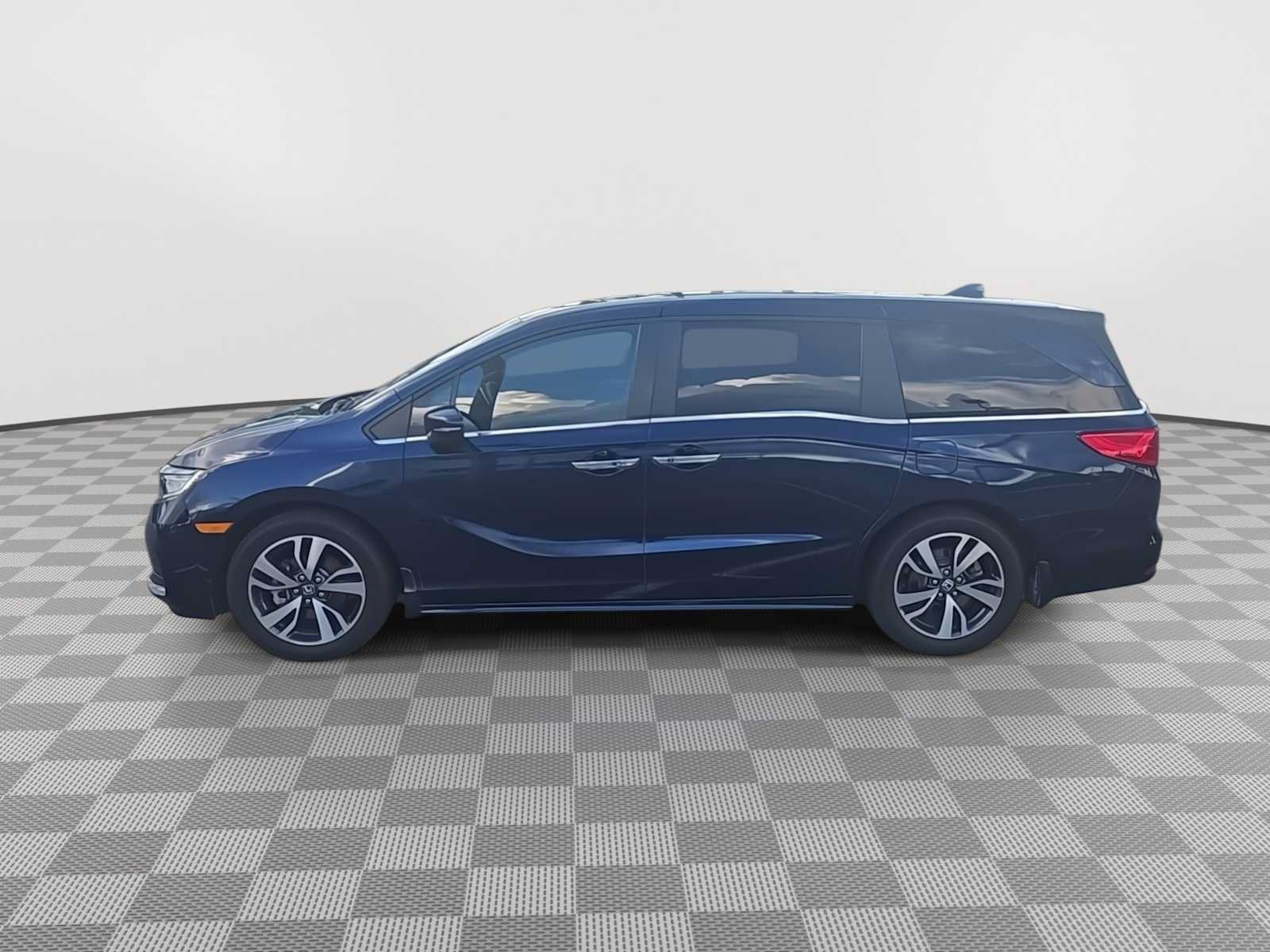 Used 2023 Honda Odyssey Touring image 5