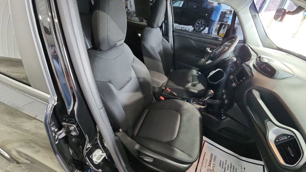 Used 2020 Jeep Renegade Sport w/ Sport Appearance Group image 28