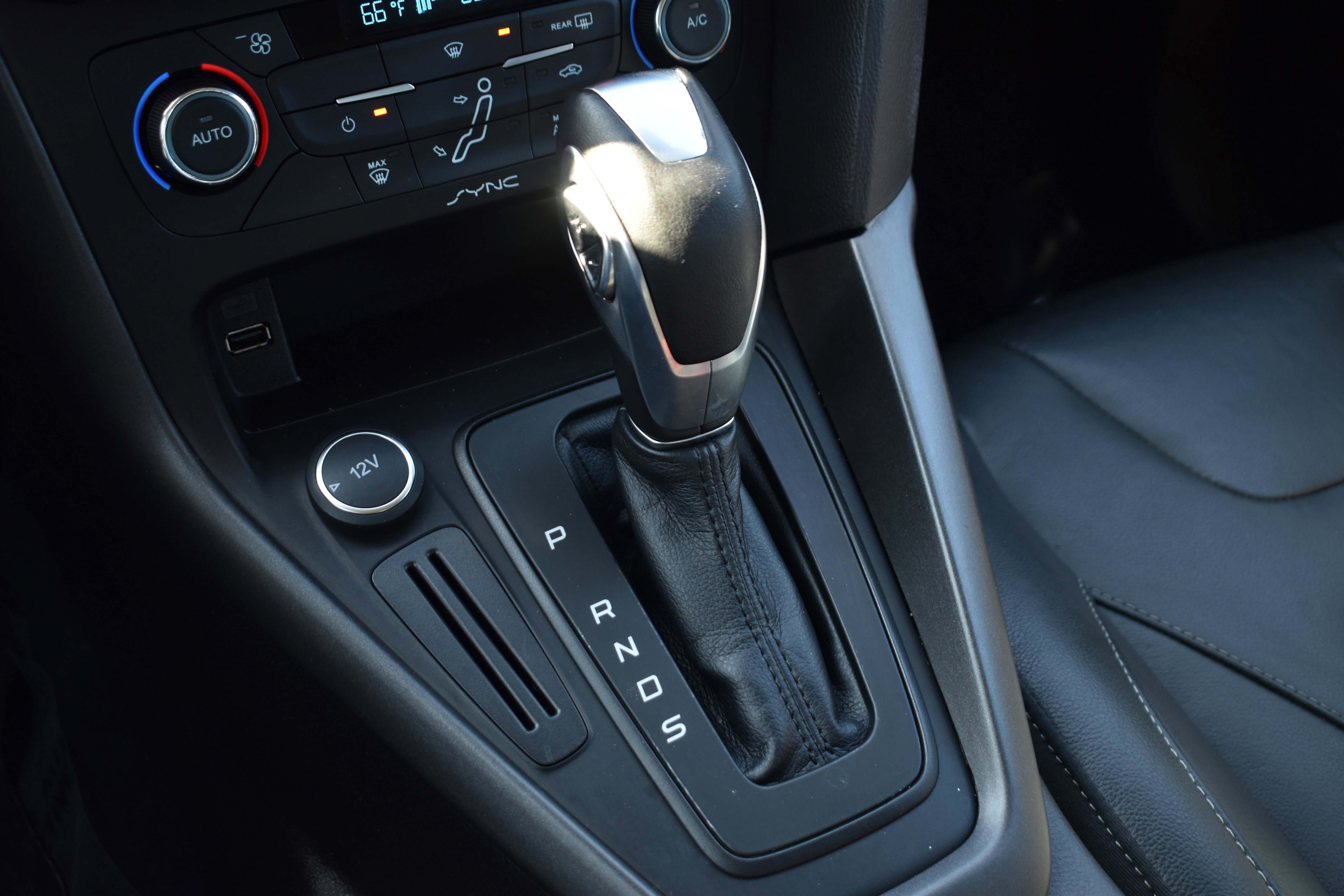 Used 2015 Ford Focus SE w/ Equipment Group 201A image 22