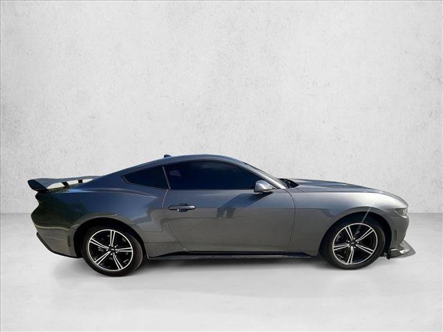 Used 2025 Ford Mustang Coupe RWD image 5