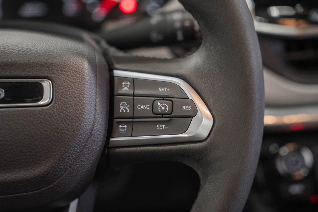 Used 2024 Jeep Compass Limited w/ Sun and Sound Group image 33