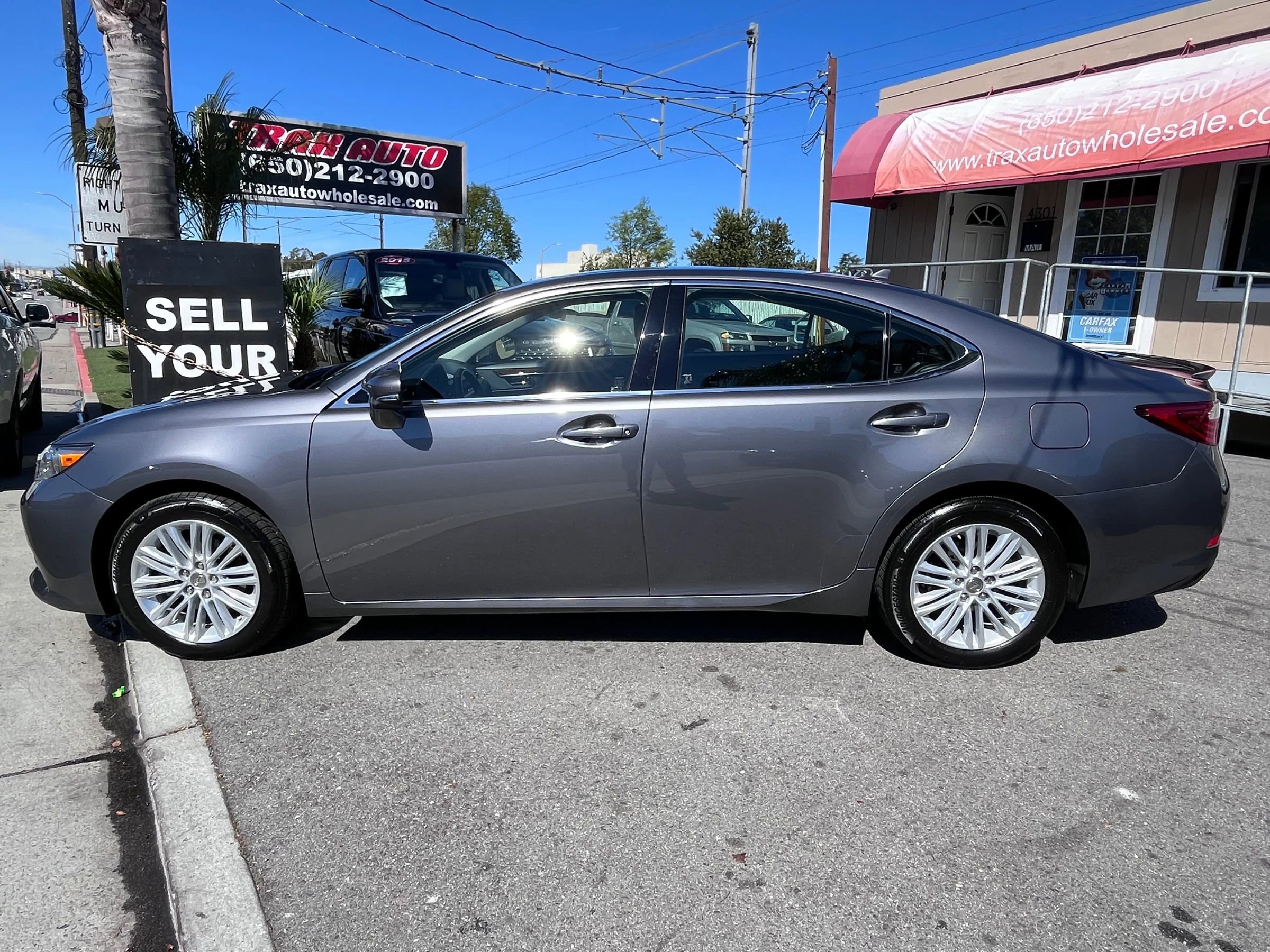Used 2013 Lexus ES 350 w/ Premium Pkg image 4