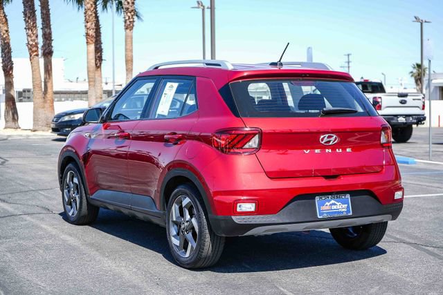 Used 2025 Hyundai Venue SEL FWD image 9