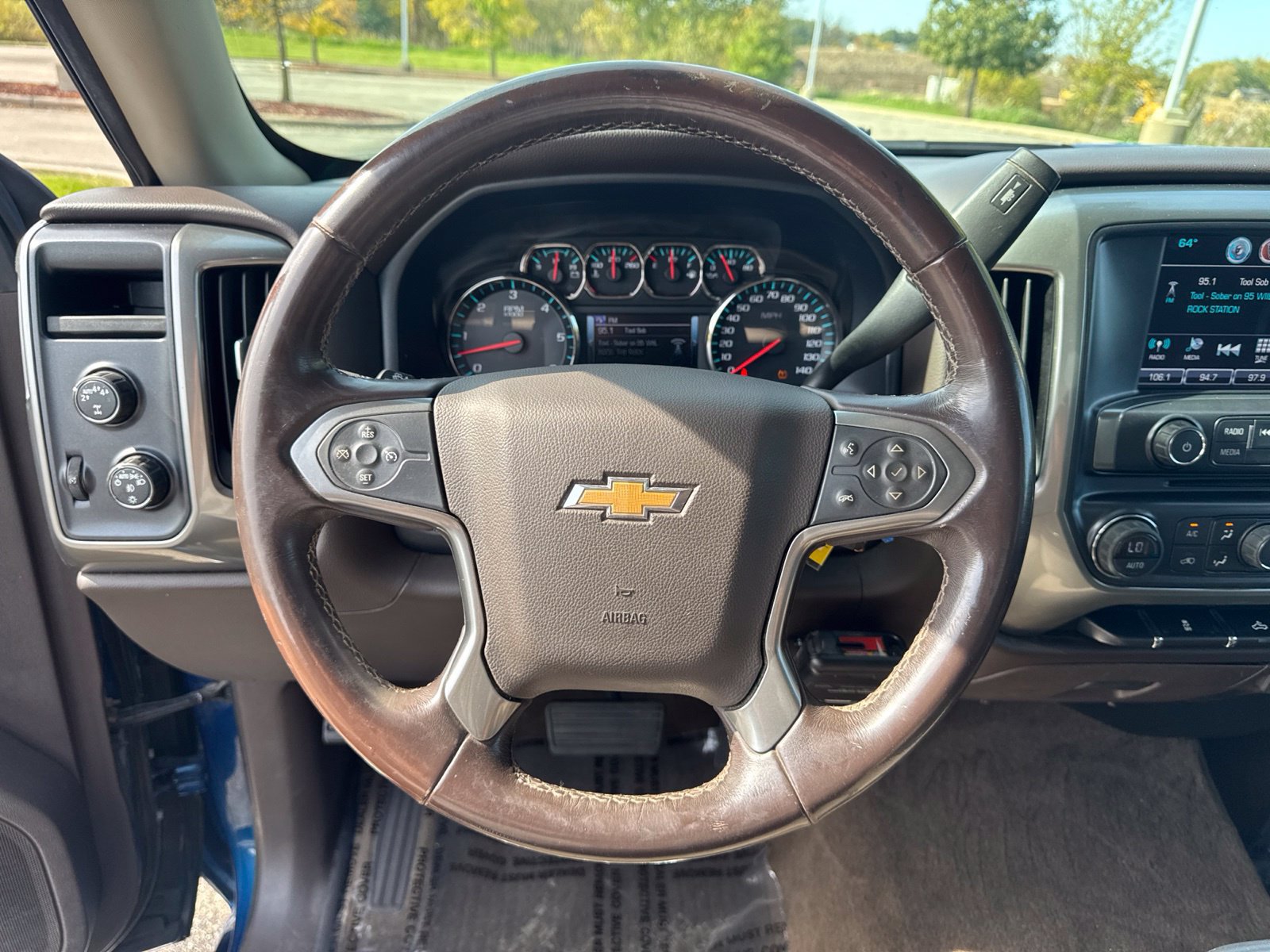 Used 2018 Chevrolet Silverado 1500 LT w/ All Star Edition AWD/4WD image 17