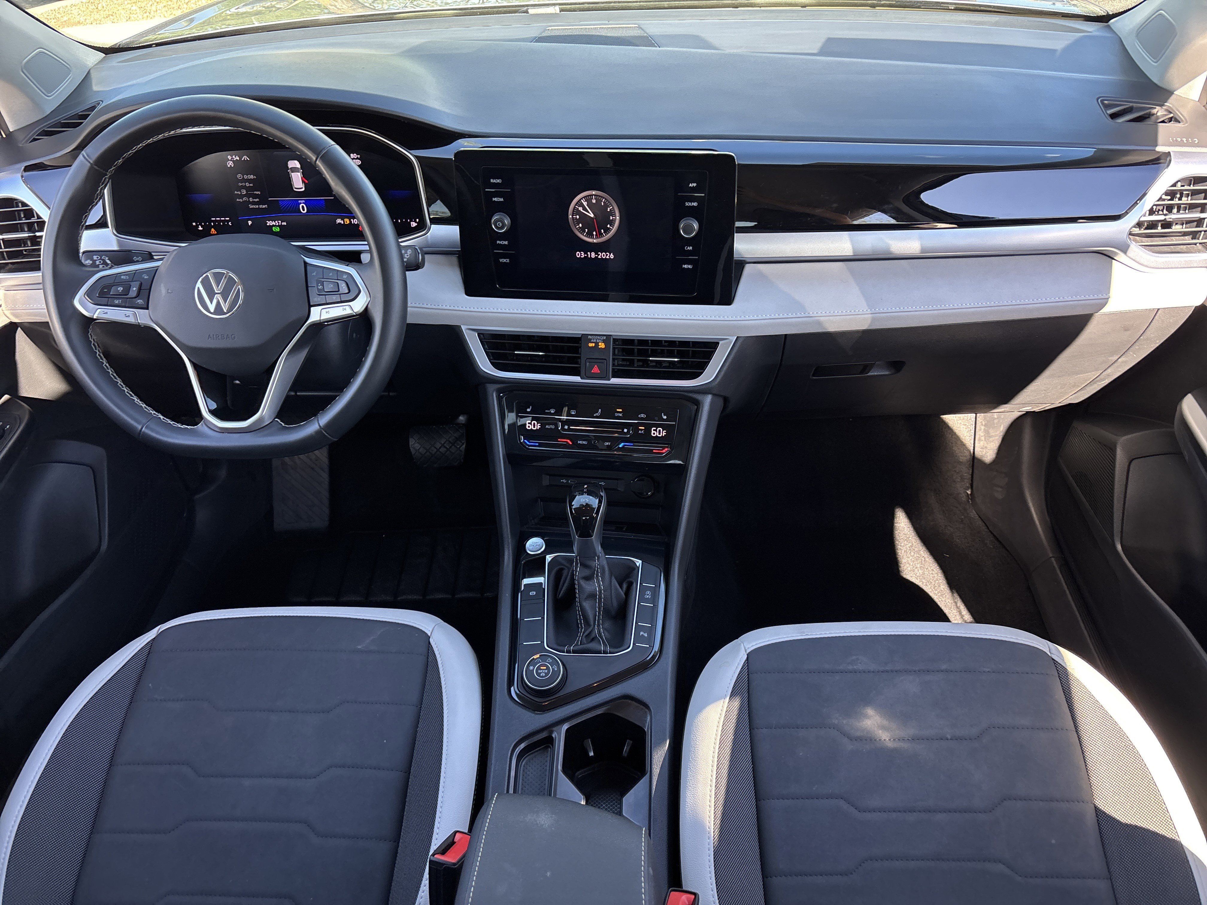 Used 2025 Volkswagen Taos SE image 14