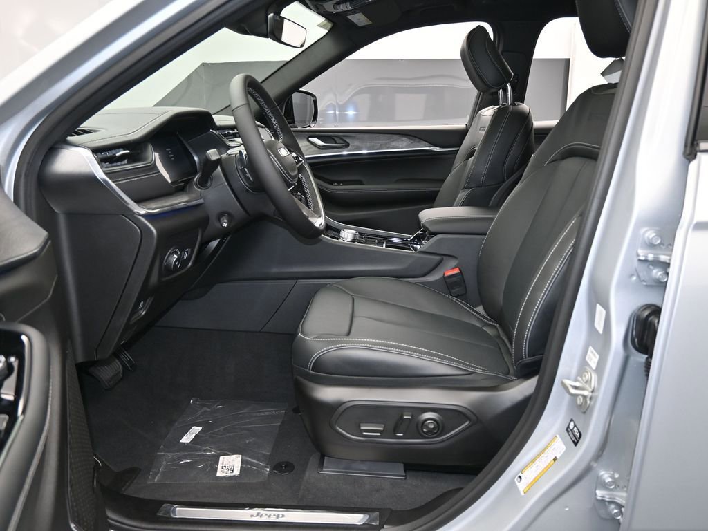 Used 2024 Jeep Grand Cherokee L Overland image 10