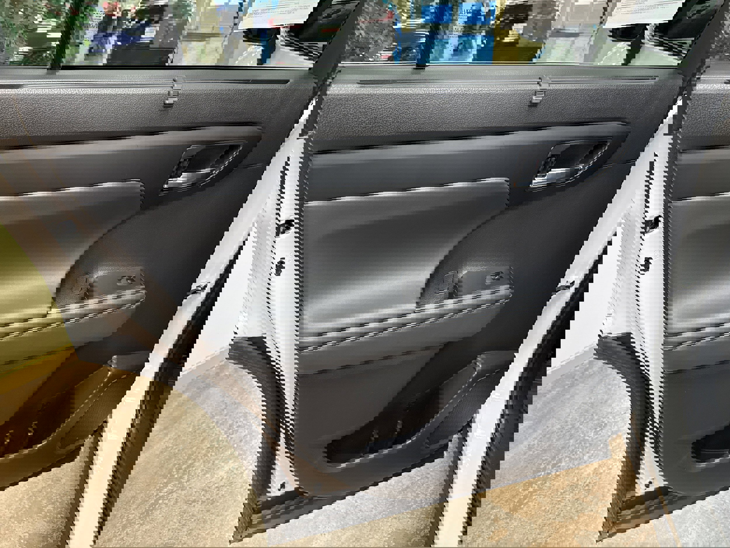 Used 2022 Toyota Highlander XLE image 24