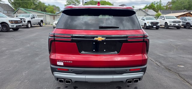 Used 2025 Chevrolet Traverse LT FWD image 6