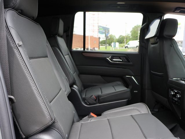 New 2026 GMC Yukon XL Denali w/ Denali Reserve Package AWD/4WD image 12