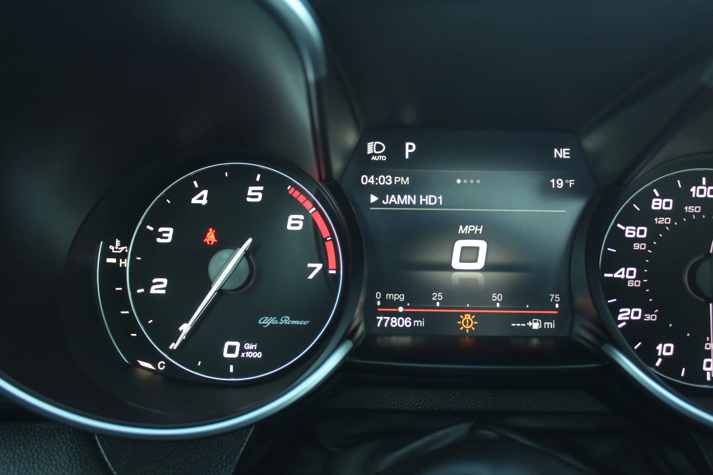 Used 2017 Alfa Romeo Giulia Sedan 4D image 25