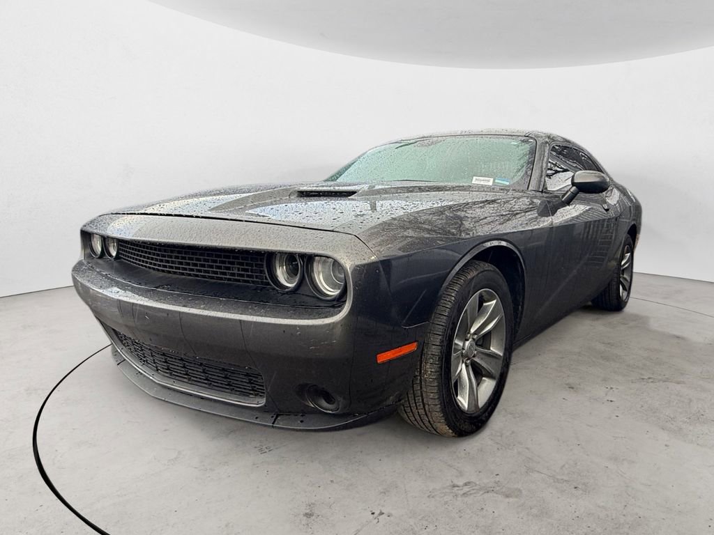 Used 2016 Dodge Challenger SXT video 1