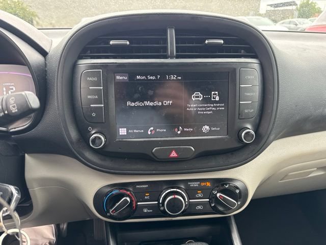 Certified 2023 Kia Soul LX w/ LX Technology Package FWD image 11