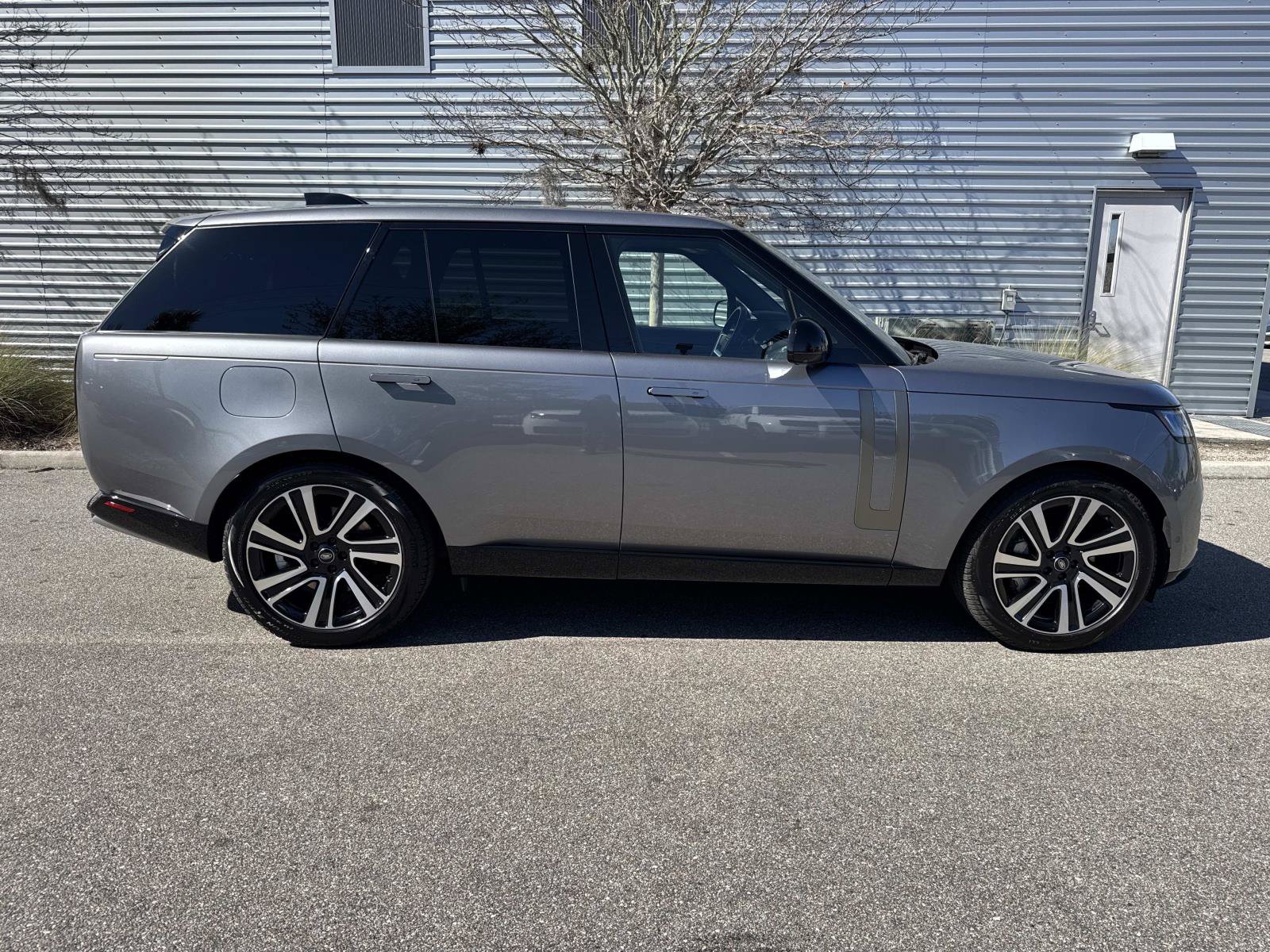 Certified 2023 Land Rover Range Rover SE AWD/4WD image 5