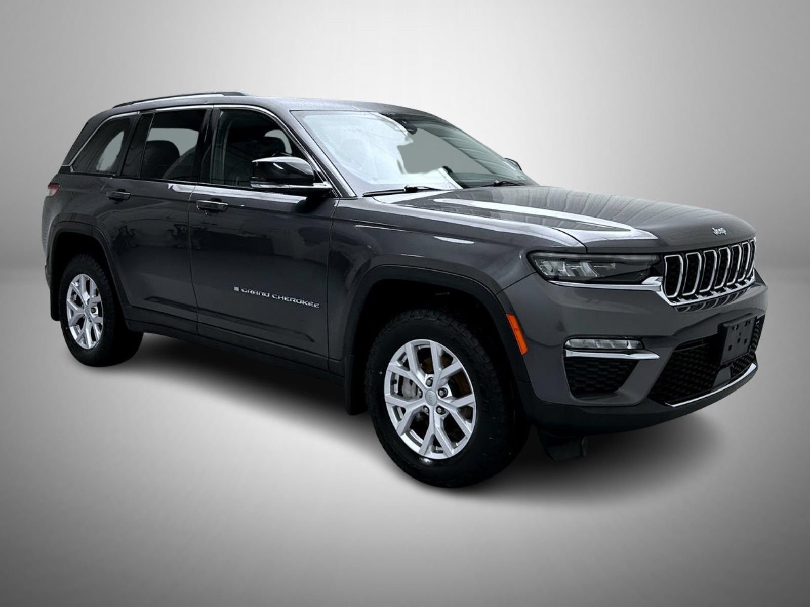 Used 2022 Jeep Grand Cherokee Limited AWD/4WD image 3