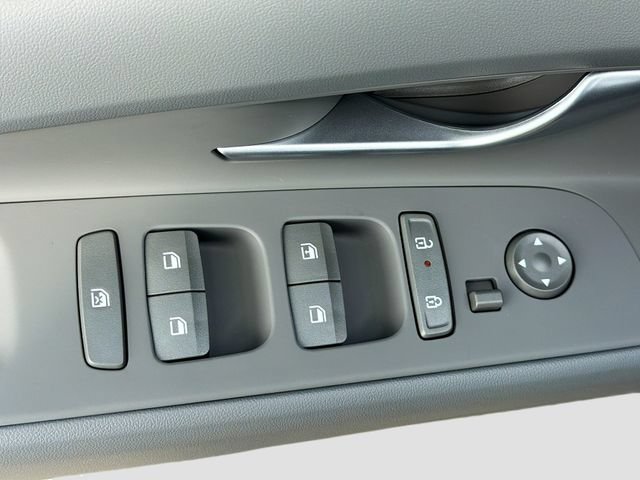 New 2026 Hyundai Elantra SE FWD image 17