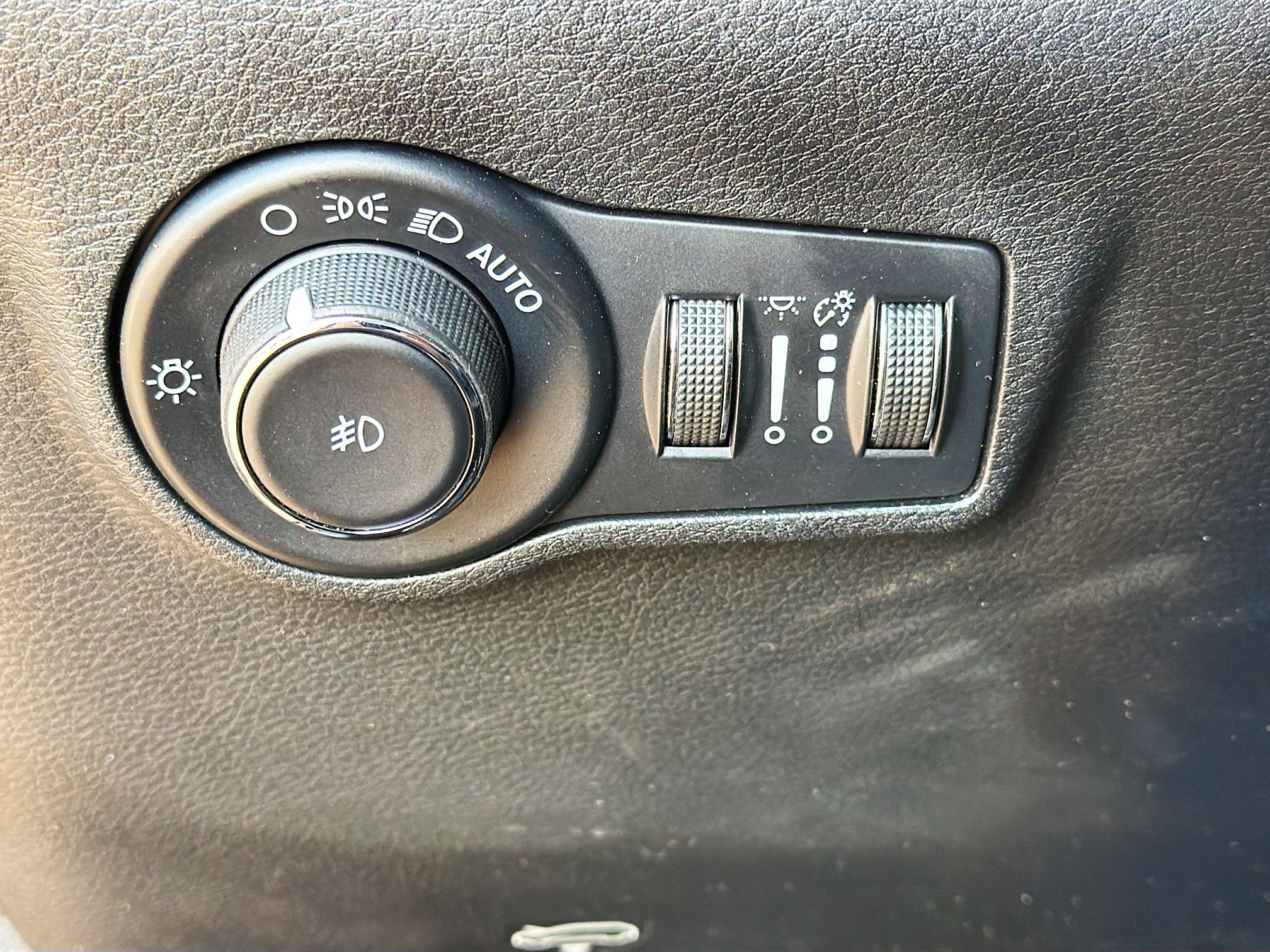 Used 2023 Jeep Compass Trailhawk image 33