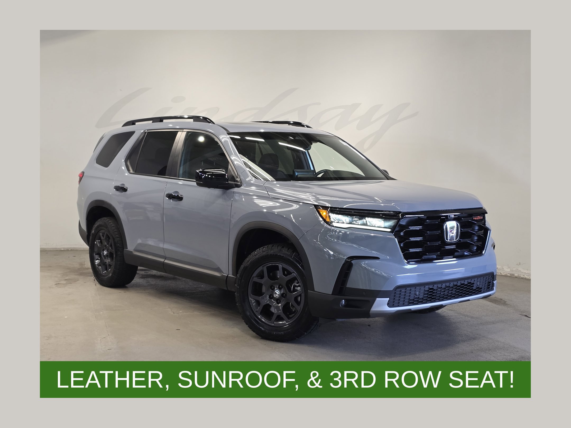 Used 2025 Honda Pilot TrailSport image 1