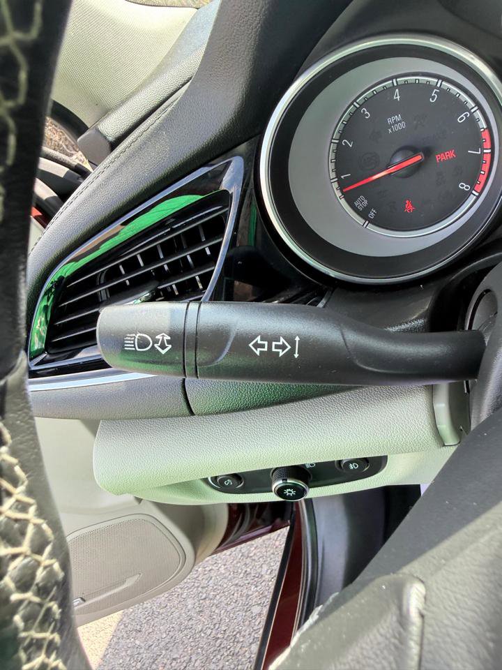 Used 2018 Buick Regal Essence w/ Driver Confidence Package #1 image 16