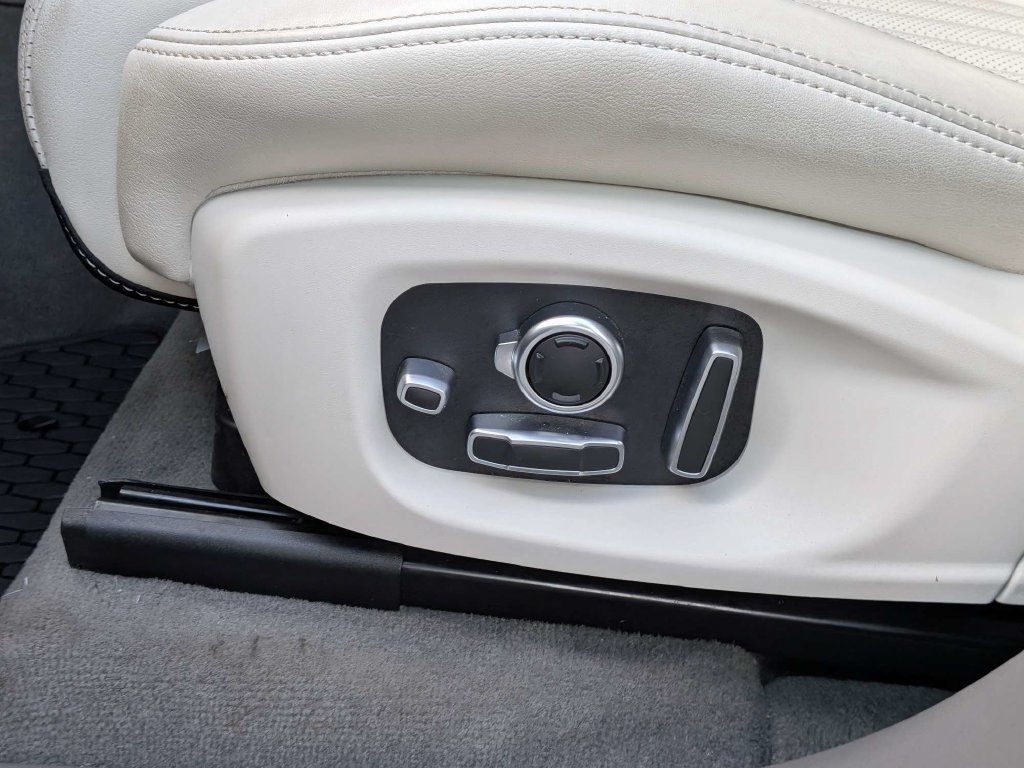 Used 2020 Jaguar F-PACE Portfolio AWD/4WD image 19
