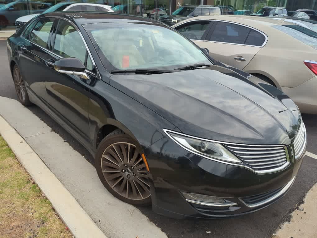 Used 2013 Lincoln MKZ FWD image 2