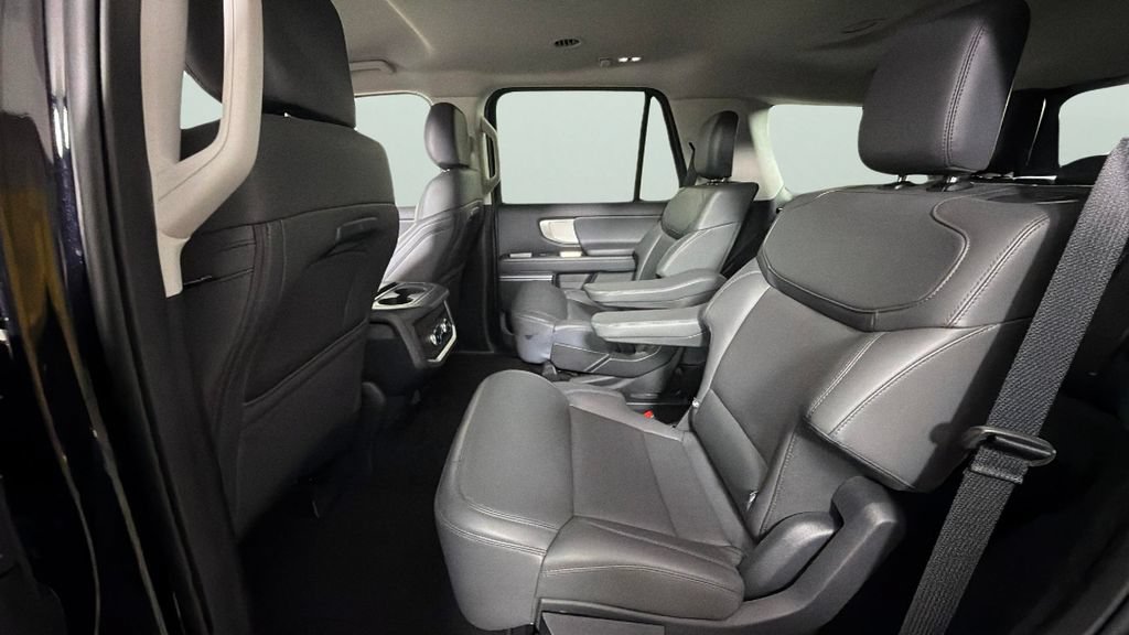Used 2026 Ford Expedition Active RWD image 28