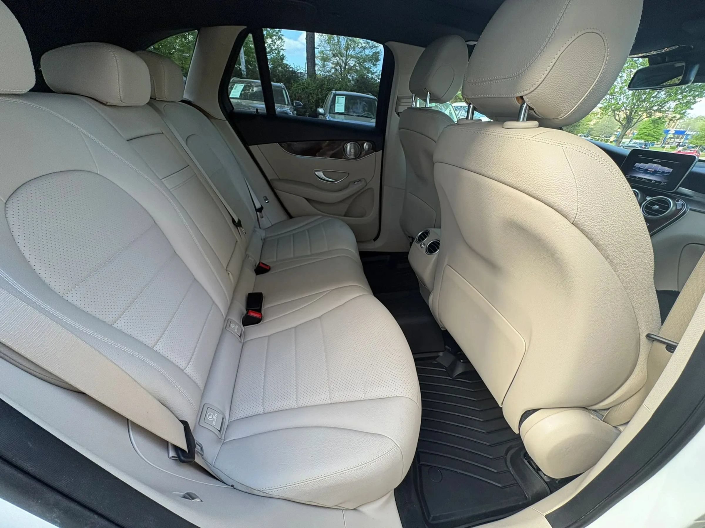 Used 2018 Mercedes-Benz GLC 300 4MATIC image 15