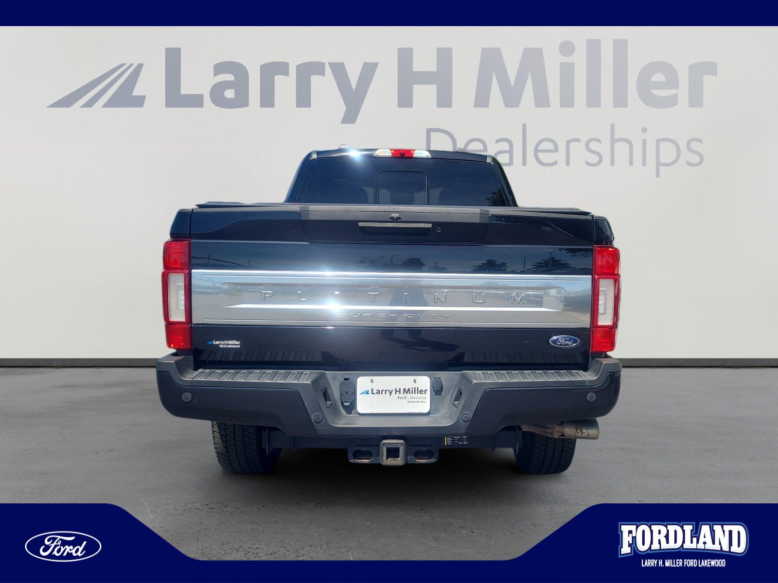 Used 2020 Ford F350 Platinum w/ FX4 Off-Road Package AWD/4WD image 4