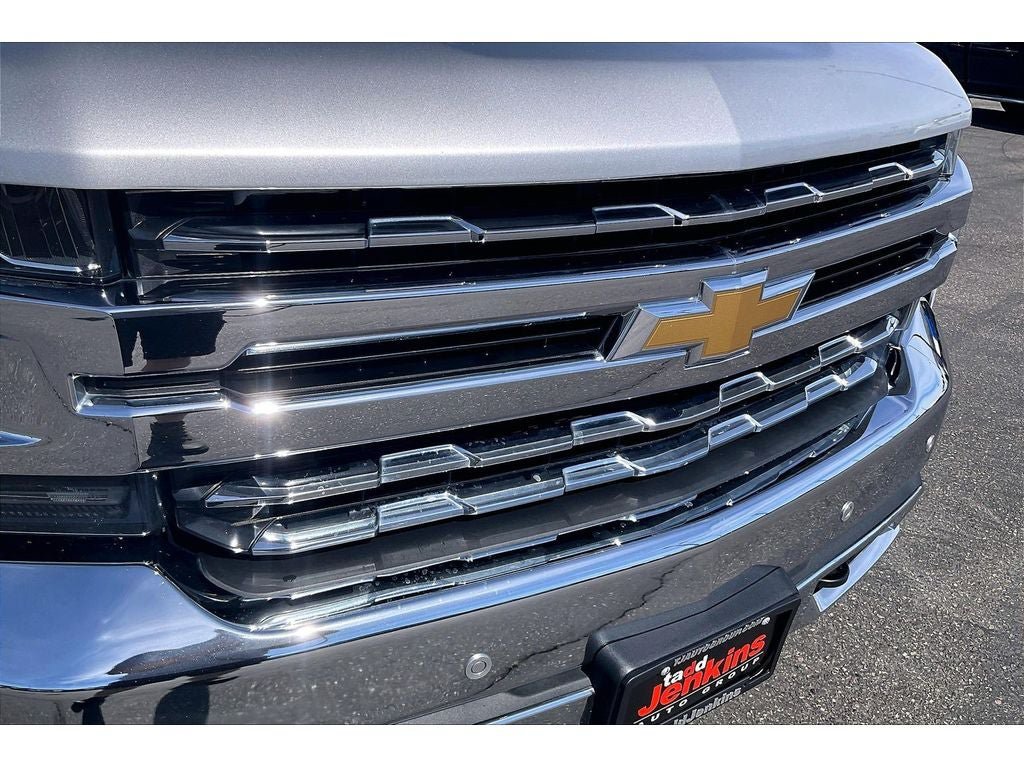 Used 2019 Chevrolet Silverado 1500 LTZ AWD/4WD image 31