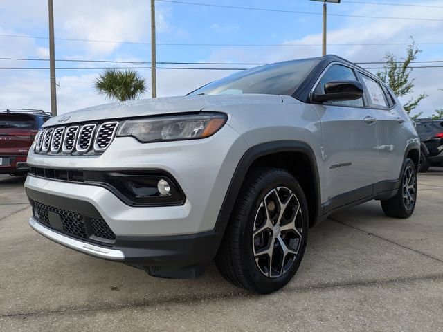 Used 2024 Jeep Compass Limited AWD/4WD image 8