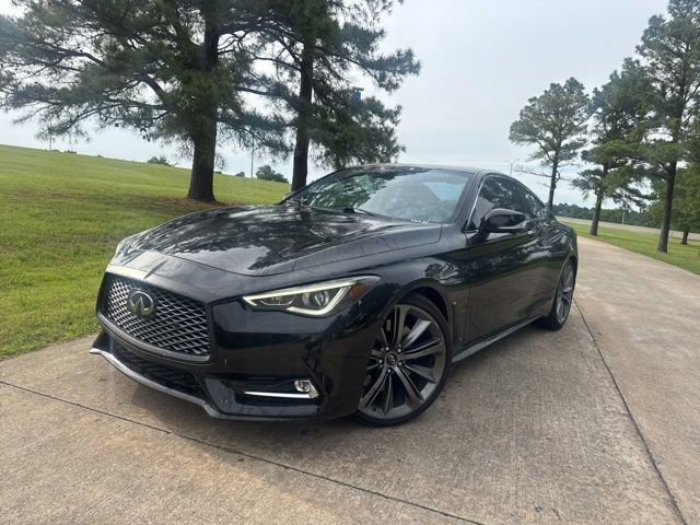 Used 2018 INFINITI Q60 Red Sport 400 w/ Pro Active Package RWD image 10