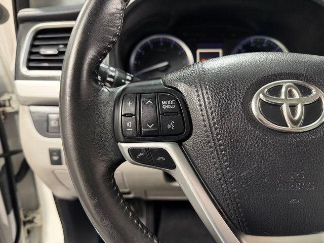 Used 2018 Toyota Highlander Limited AWD/4WD image 20
