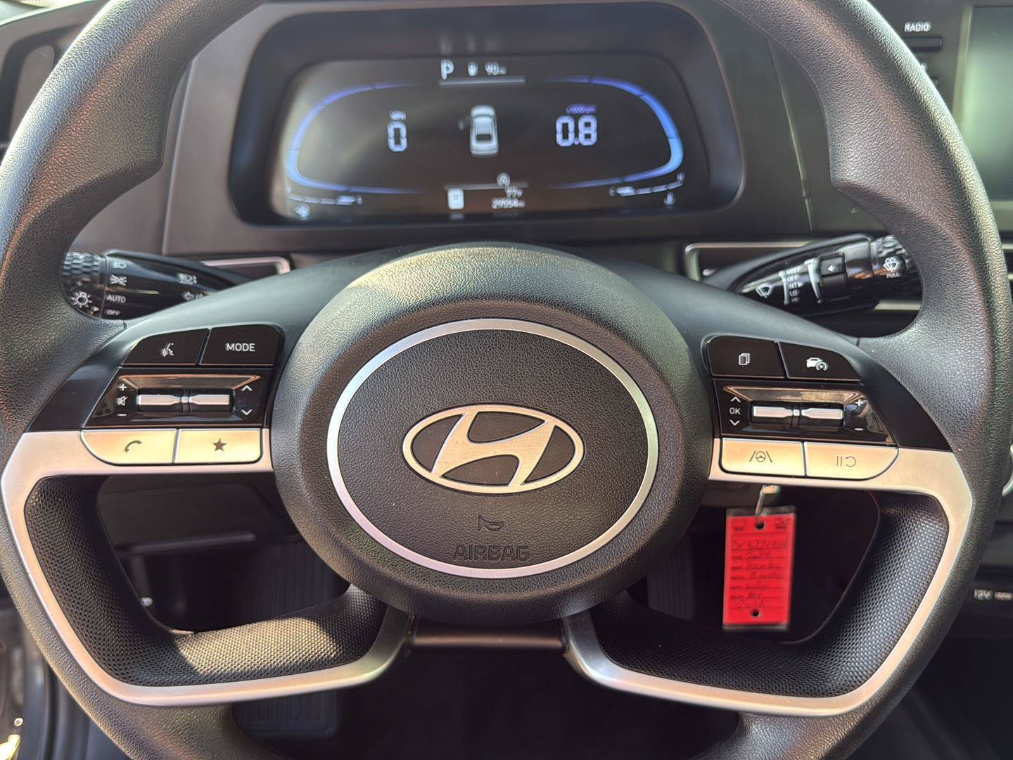 Used 2024 Hyundai Elantra SE FWD image 3