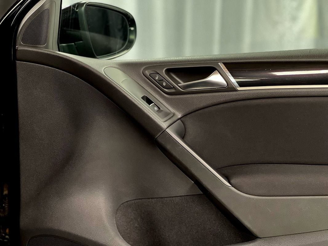 Used 2012 Volkswagen Golf 4-Door image 36