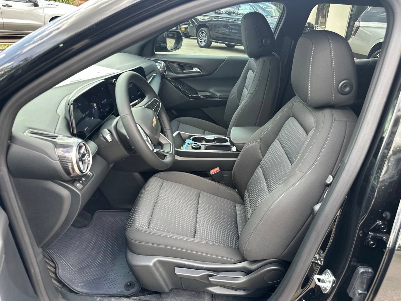 New 2027 Chevrolet Equinox LT FWD image 10
