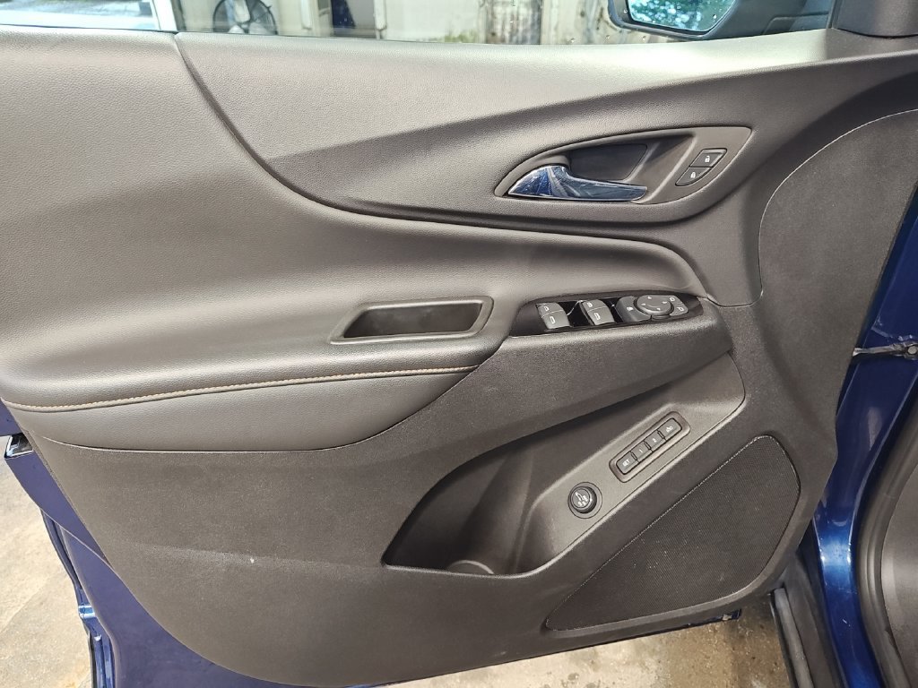 Used 2022 Chevrolet Equinox Premier AWD/4WD image 16