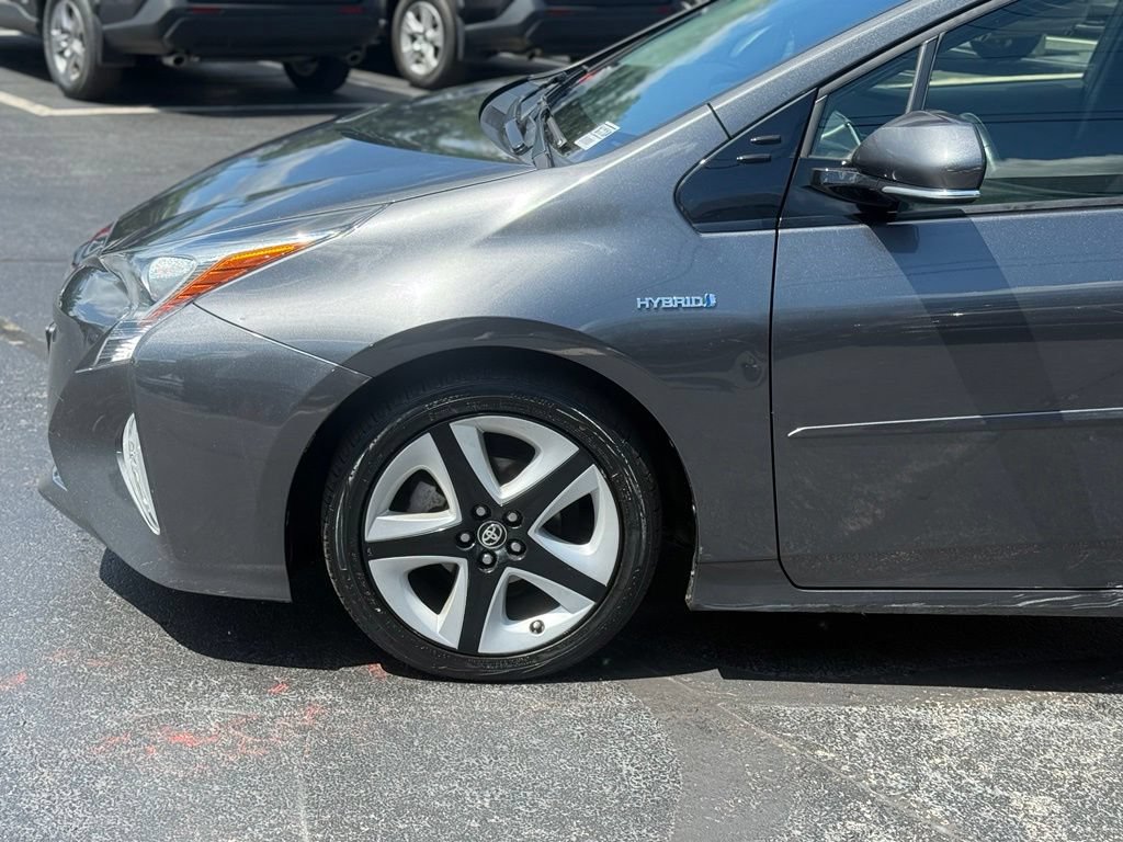 Certified 2016 Toyota Prius Three Touring FWD image 2
