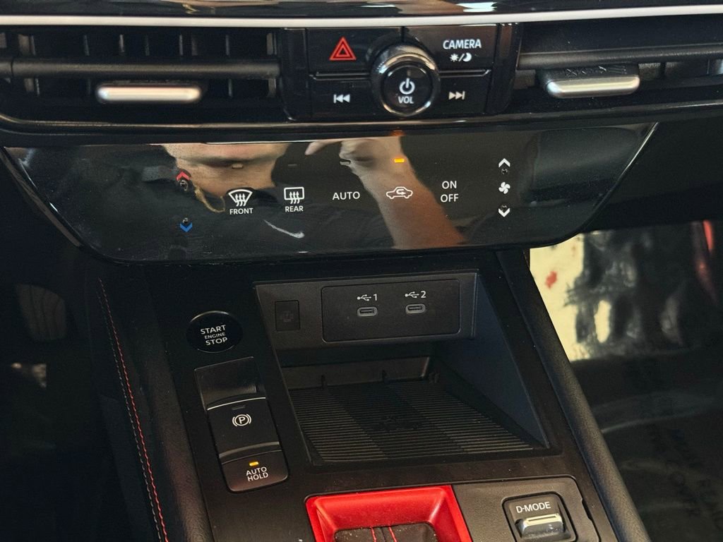 Used 2025 Nissan Kicks SR image 28