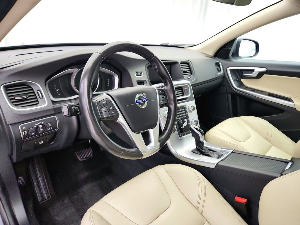 Used 2018 Volvo S60 T5 Dynamic w/ Vision Package AWD/4WD image 10