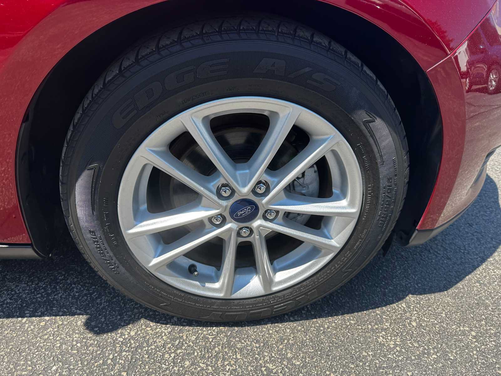Used 2016 Ford Focus SE w/ SE Power Seat Package FWD image 28