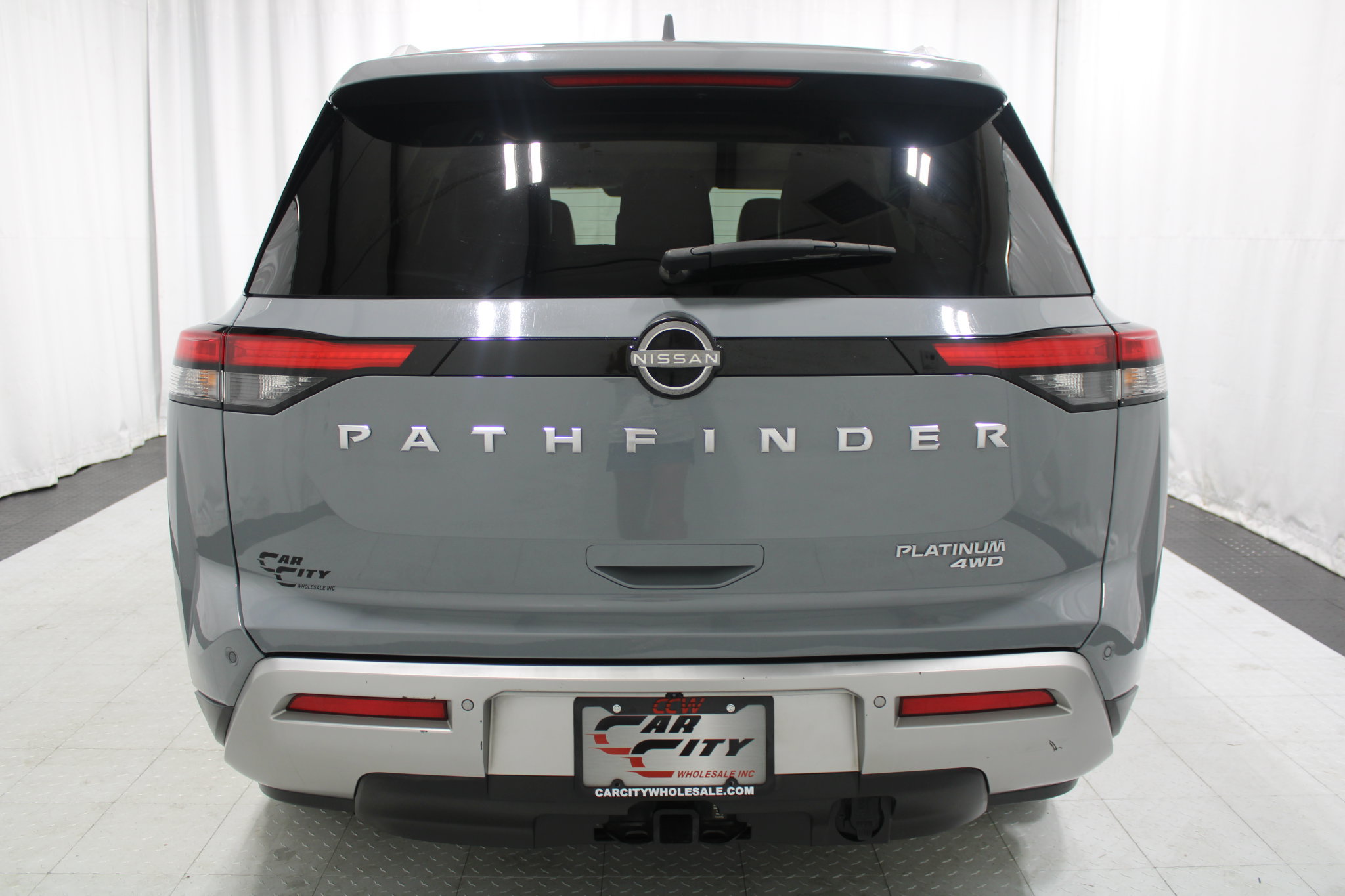 Used 2023 Nissan Pathfinder Platinum w/ Cargo Package AWD/4WD image 7
