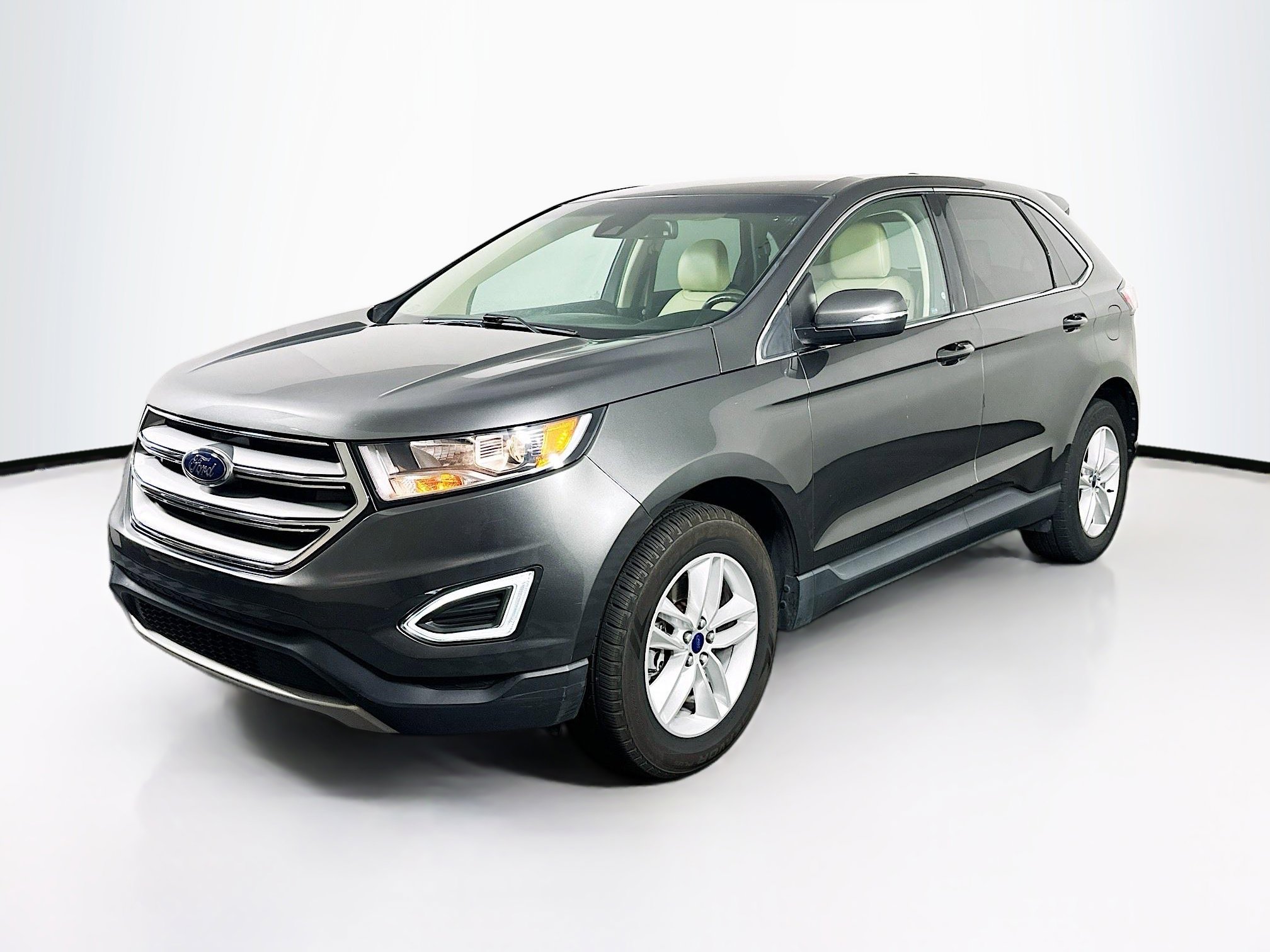 Used 2018 Ford Edge SEL w/ Equipment Group 201A AWD/4WD image 3