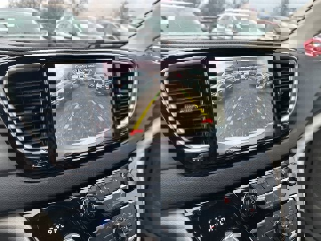 Used 2024 Chrysler Pacifica Touring-L image 19