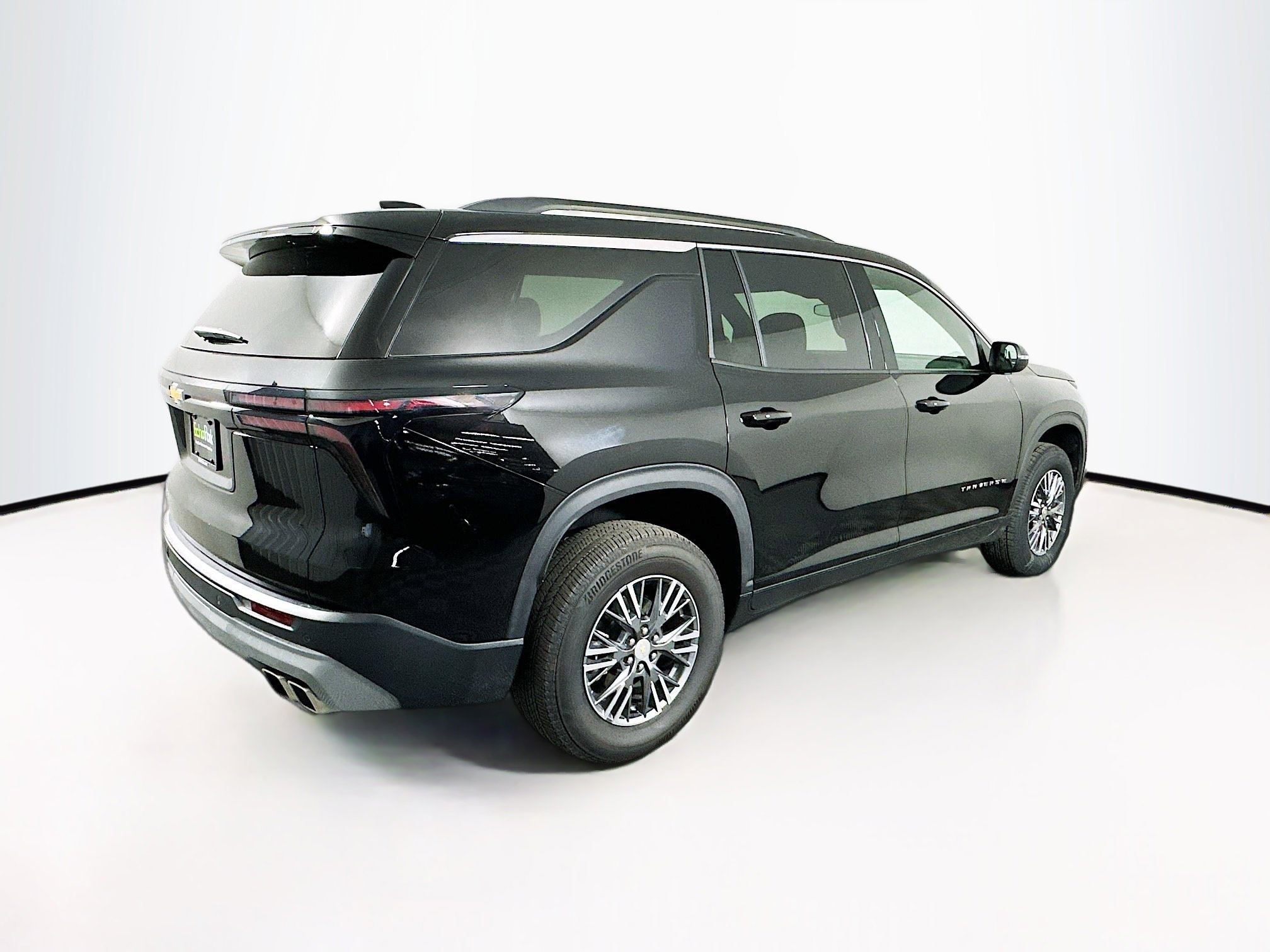 Used 2025 Chevrolet Traverse LT image 9