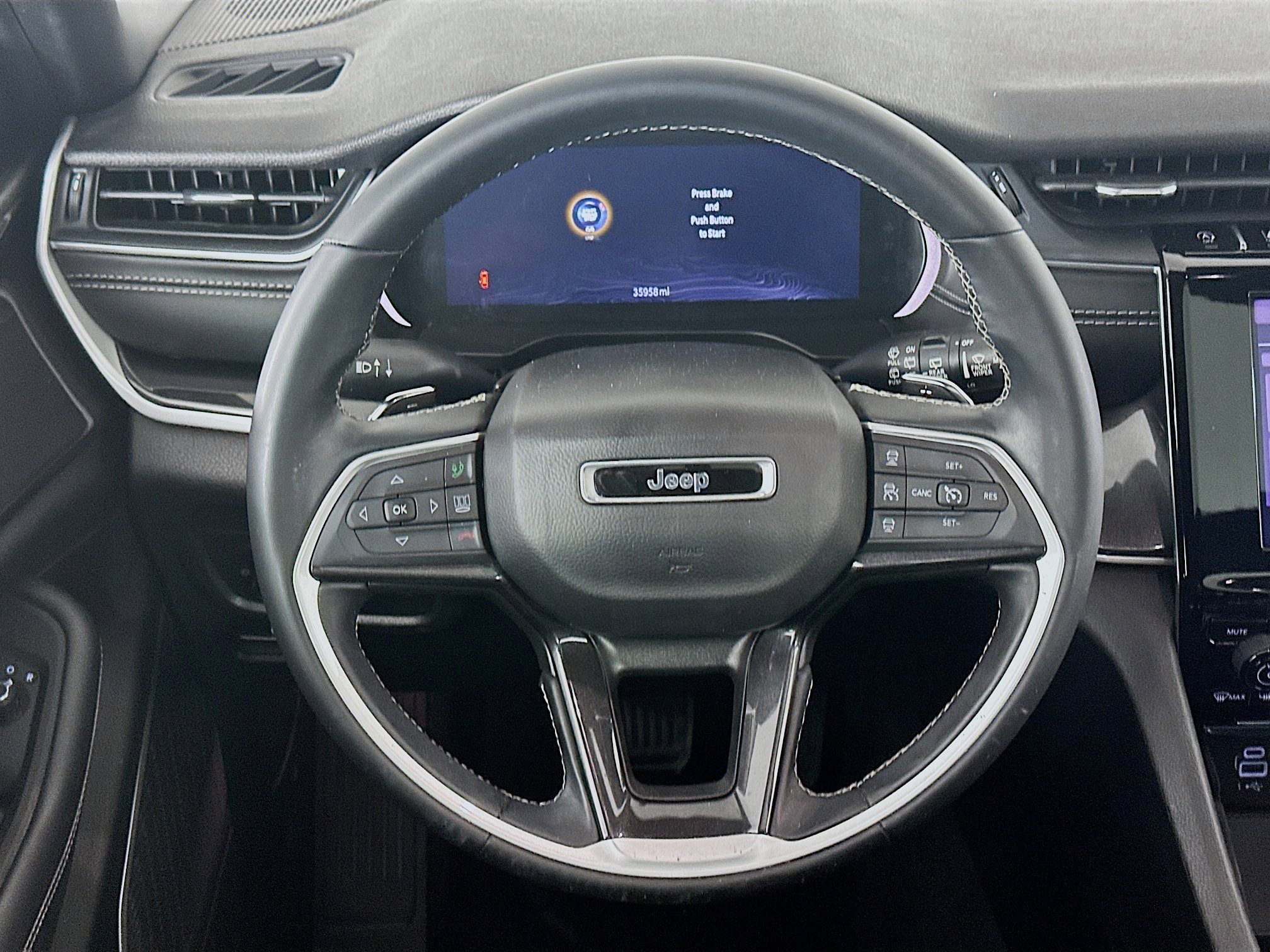 Used 2022 Jeep Grand Cherokee L Laredo image 18