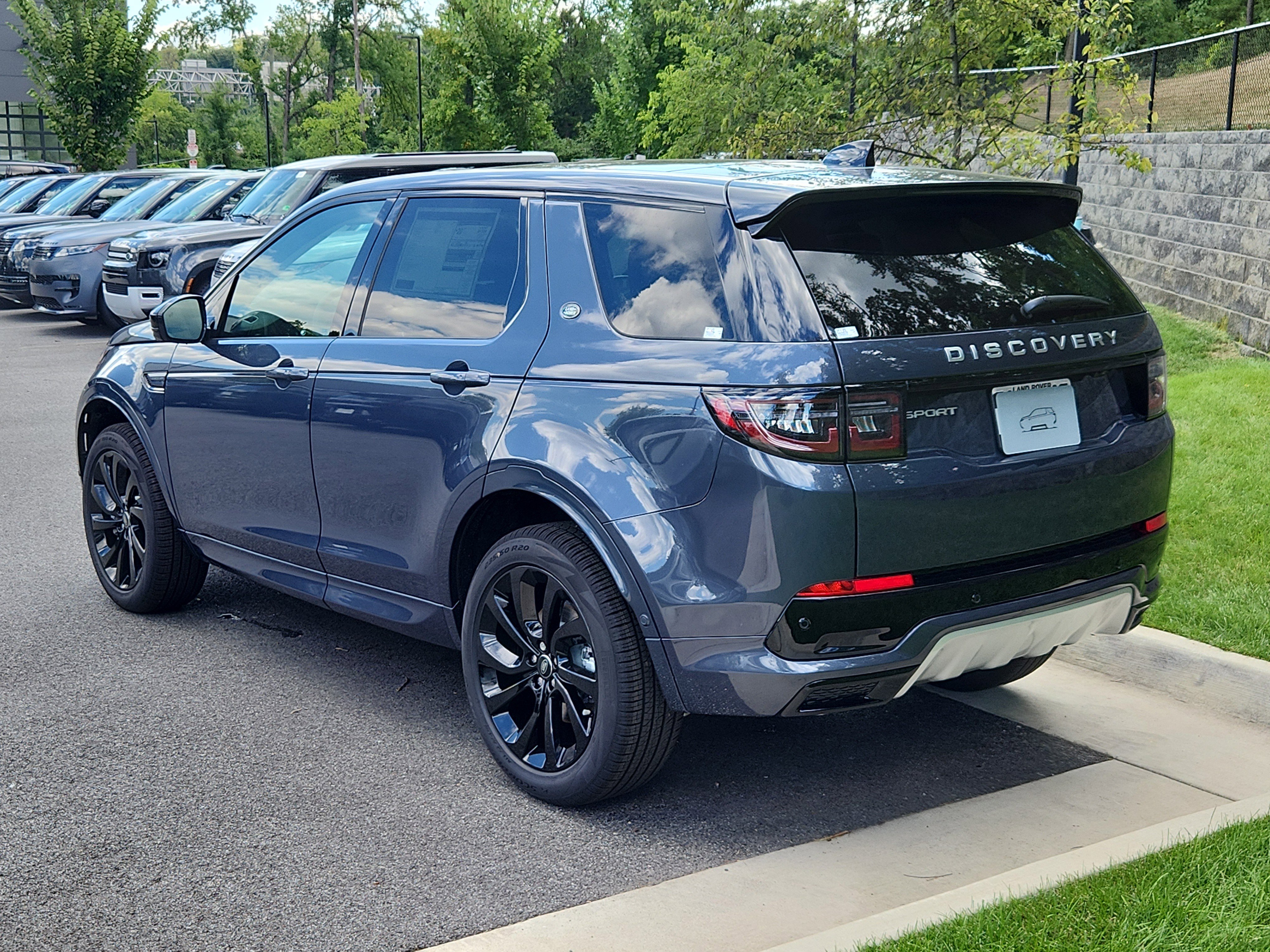 Used 2025 Land Rover Discovery Sport S image 12