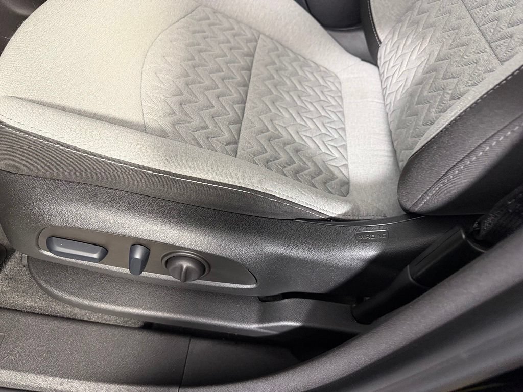 Used 2023 Chevrolet Equinox LS w/ LS Convenience Package FWD image 23