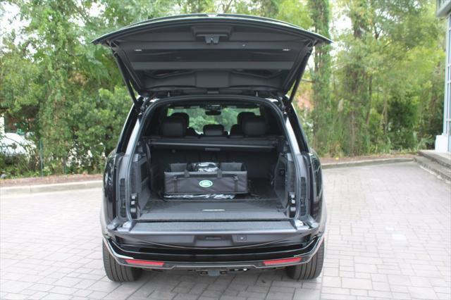 New 2025 Land Rover Range Rover Long Wheelbase SE image 9