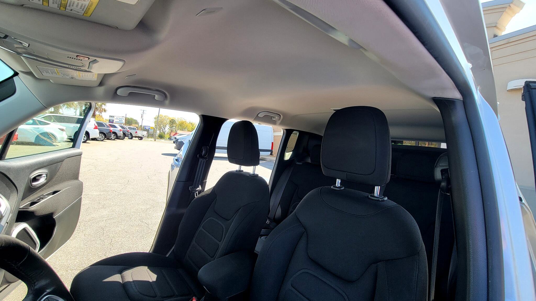 Used 2021 Jeep Renegade Latitude w/ Convenience Group image 32